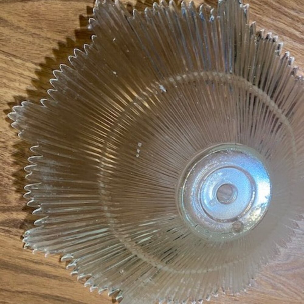 Vintage Art Deco or Mid-Century Modern starburst glass ceiling light shade - Picture 6 of 10